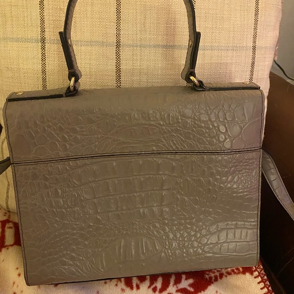 Like New Condition grey croc embossed leather KATE SPADE purse - Picture 6 of 6